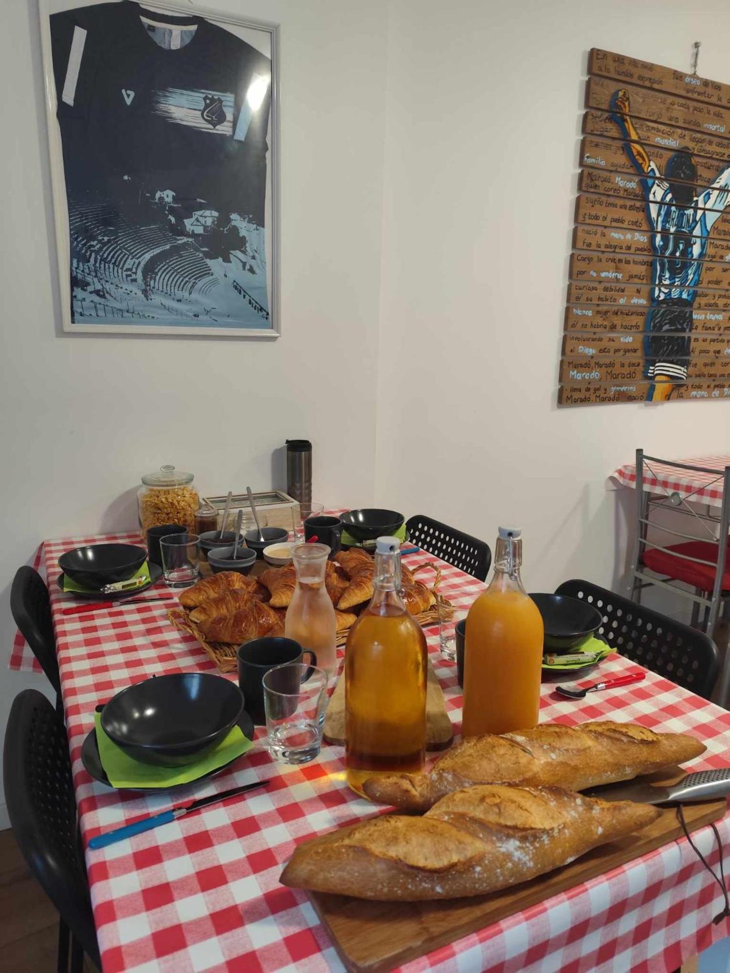 Pont-Eveque Houlala - Relais D'Etape - Chambres D'Hotes المظهر الخارجي الصورة
