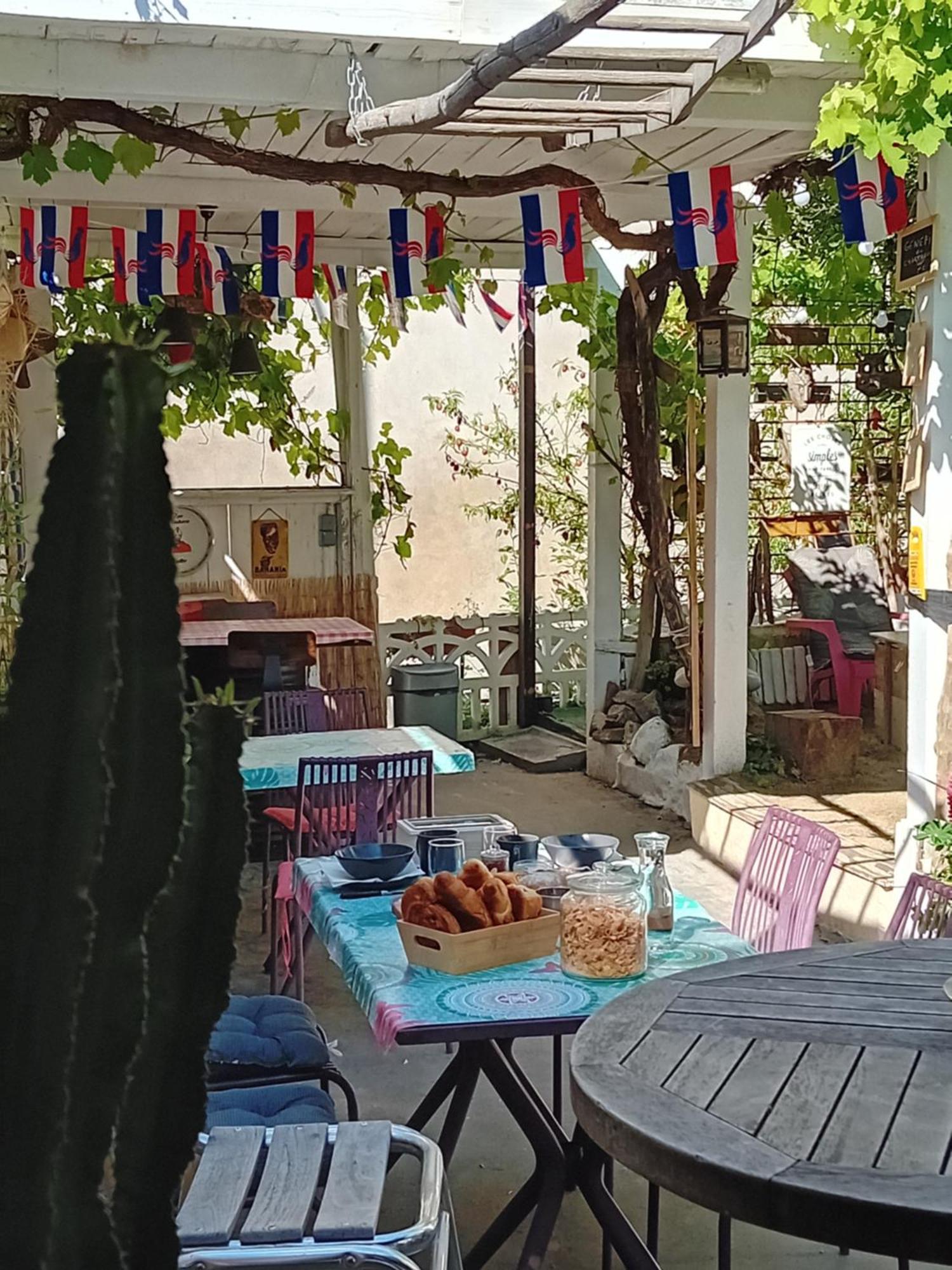 Pont-Eveque Houlala - Relais D'Etape - Chambres D'Hotes المظهر الخارجي الصورة