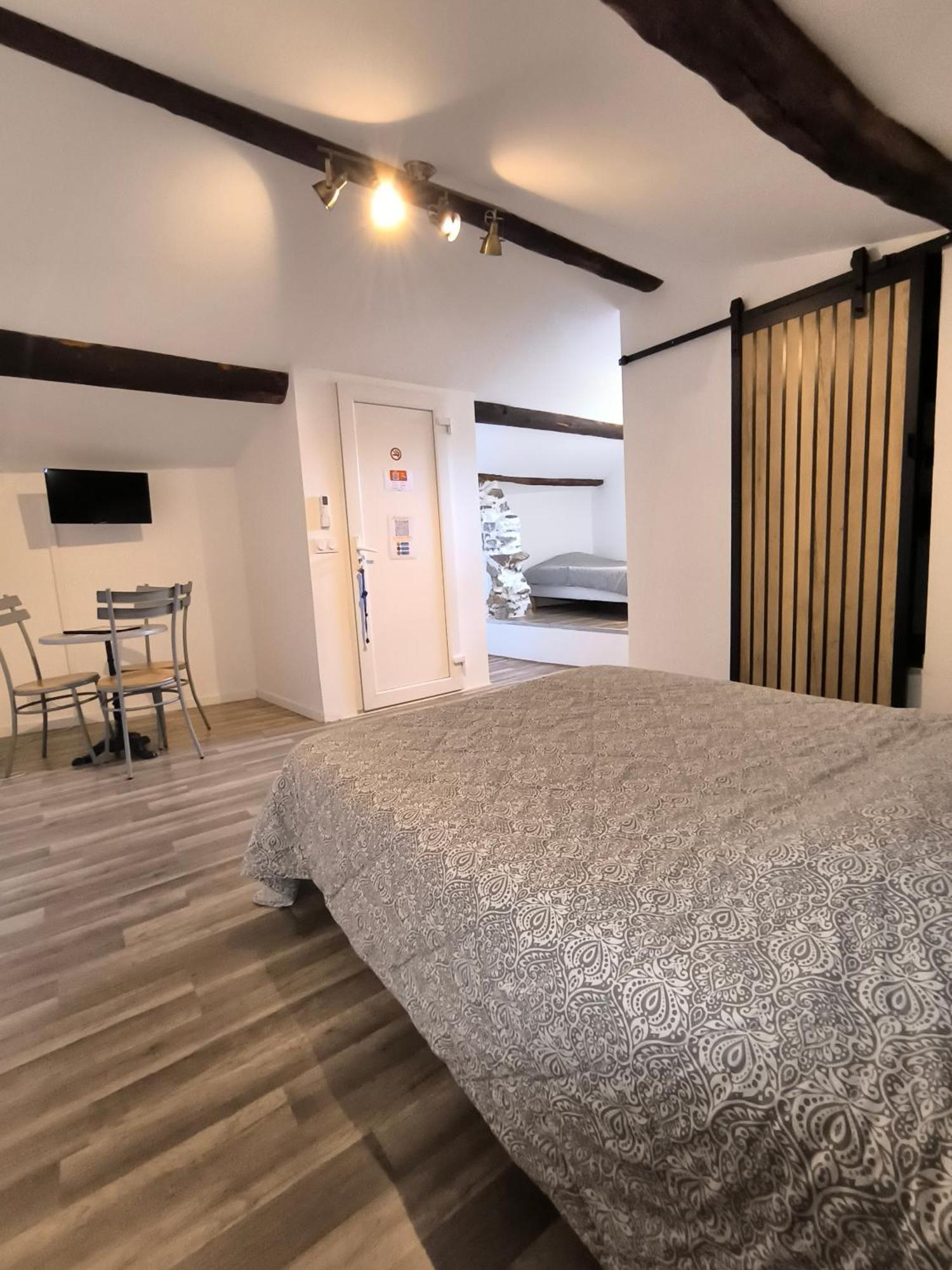 Pont-Eveque Houlala - Relais D'Etape - Chambres D'Hotes المظهر الخارجي الصورة